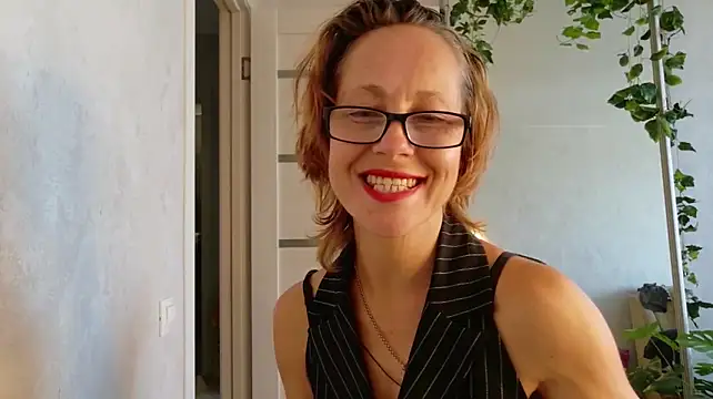 Chat XXX en directo de LioraWeiss