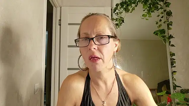 LioraWeiss XXX чат на живо