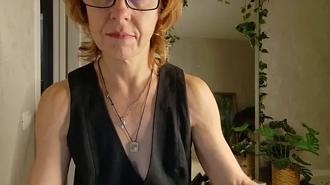 Chat +18 de LioraWeiss ao vivo