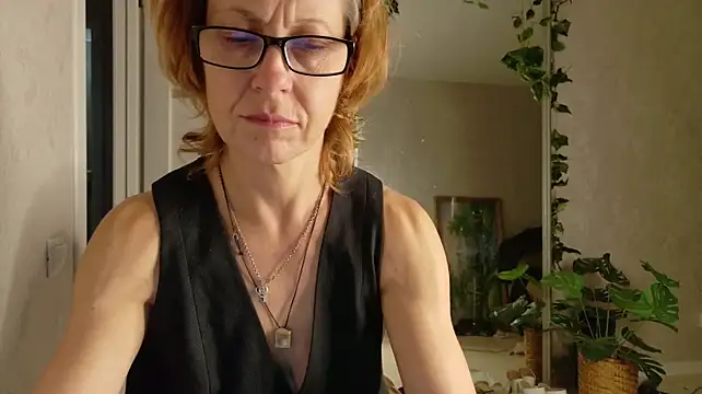 LioraWeiss' Live XXX Chat