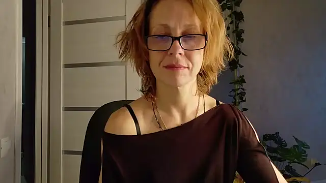 LioraWeiss Chat XXX live