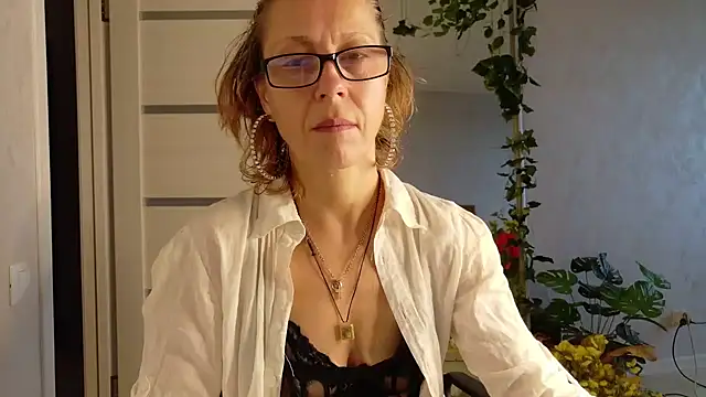 LioraWeiss Chat XXX in diretta