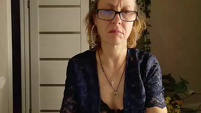 Chat +18 de LioraWeiss ao vivo