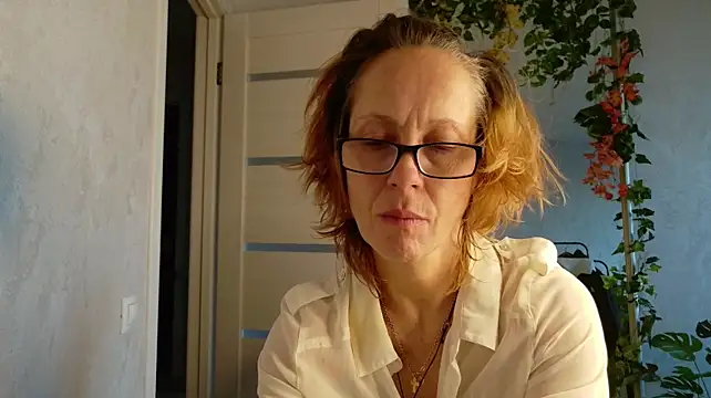LioraWeiss' Live XXX Chat