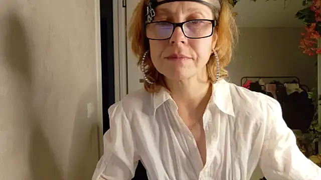 LioraWeiss' Live XXX Chat
