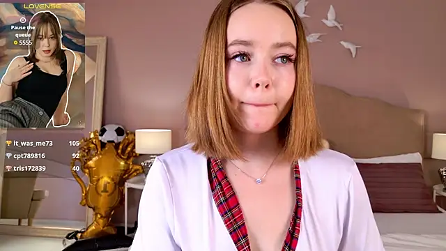 ElaraVance Adlı Modelin Canlı XXX Sohbeti