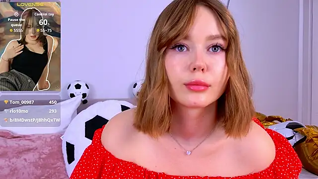 ElaraVance's Live XXX Chat