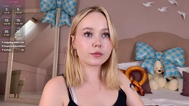 Chat XXX en directo de ElaraVance
