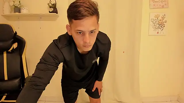 sexy_andres01's Webcam Show