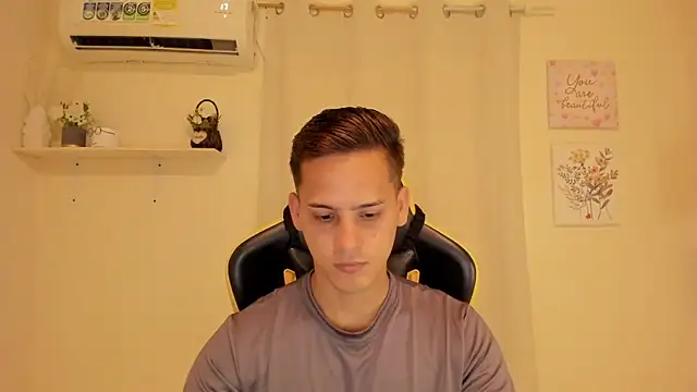 sexy_andres01 Adlı Modelin Web Kamerası Şovu