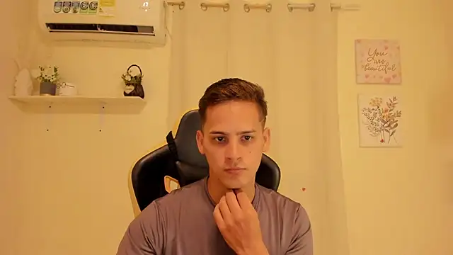 Show de sexy_andres01 na webcam