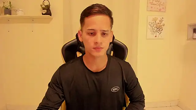 sexy_andres01 Show Webcam