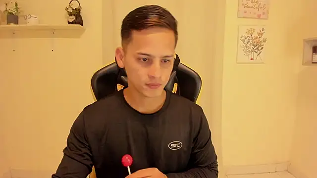 sexy_andres01's Webcam Show