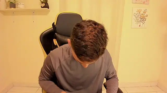 sexy_andres01のウェブカメラショー