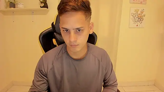 sexy_andres01 Show in webcam