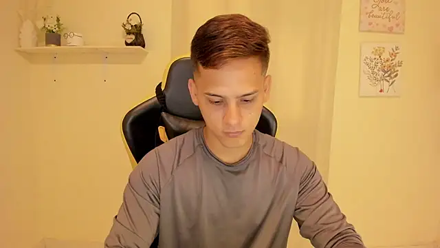 sexy_andres01 Adlı Modelin Web Kamerası Şovu
