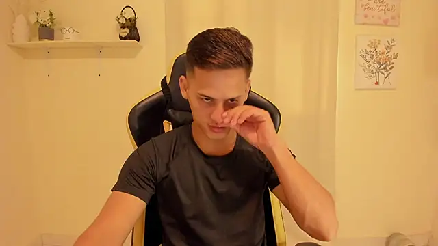 sexy_andres01 Adlı Modelin Web Kamerası Şovu