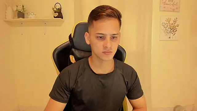 sexy_andres01 Show in webcam