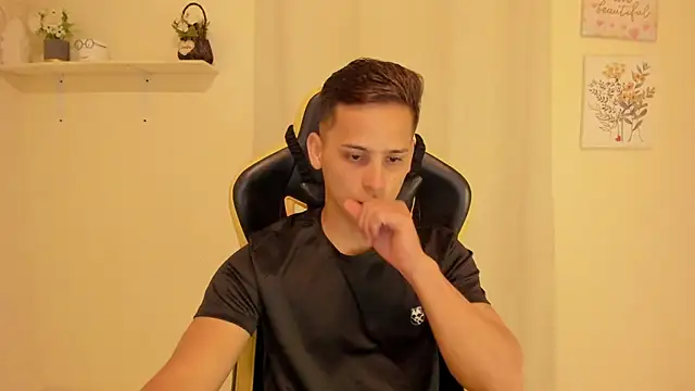 sexy_andres01: вебкам-шоу