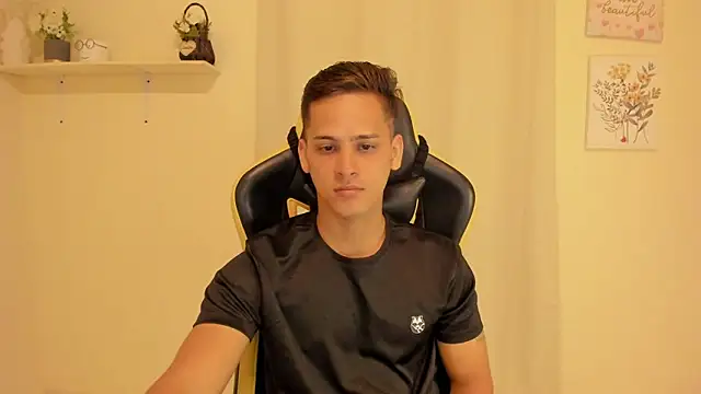 sexy_andres01 Show in webcam