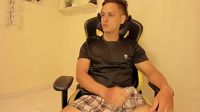 Pokazy przed kamerką – sexy_andres01