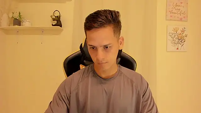 sexy_andres01 Adlı Modelin Web Kamerası Şovu