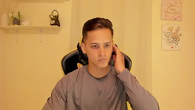 Pokazy przed kamerką – sexy_andres01