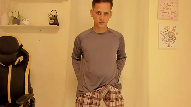sexy_andres01のウェブカメラショー