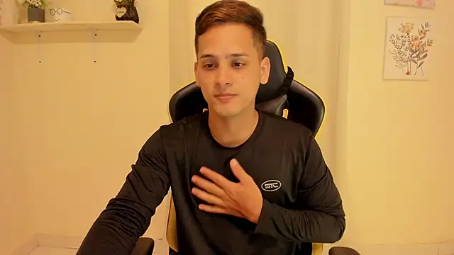 Pokazy przed kamerką – sexy_andres01
