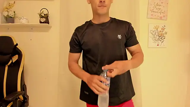 sexy_andres01のウェブカメラショー