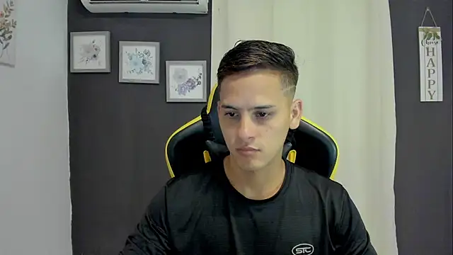sexy_andres01's Webcam Show