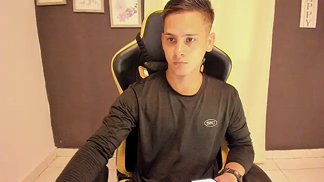 sexy_andres01 Show Webcam