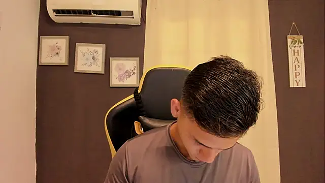 sexy_andres01: διαδικτυακό σόου στην κάμερα
