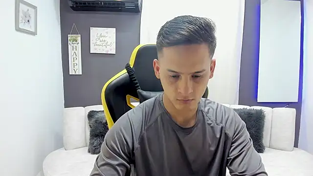 Pokazy przed kamerką – sexy_andres01