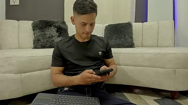sexy_andres01 Webcam Show
