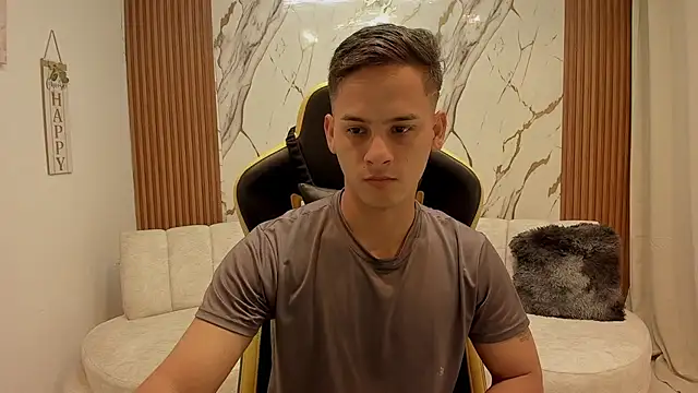 sexy_andres01 网 络视讯表演