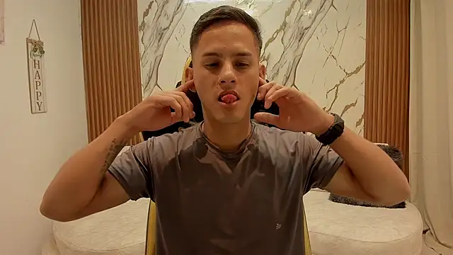 sexy_andres01's Webcam Show