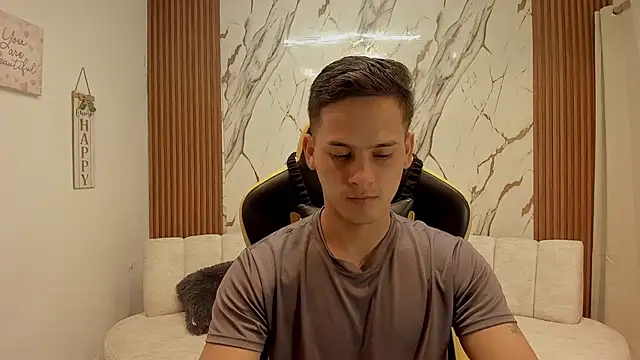 sexy_andres01のウェブカメラショー