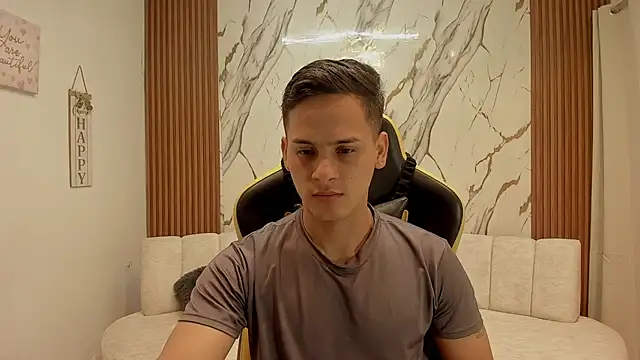 sexy_andres01のウェブカメラショー