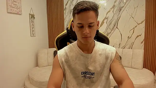 sexy_andres01's Webcam Show