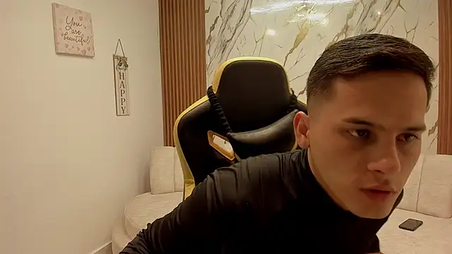 Pokazy przed kamerką – sexy_andres01