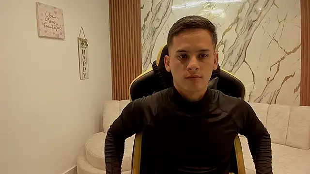 sexy_andres01のウェブカメラショー