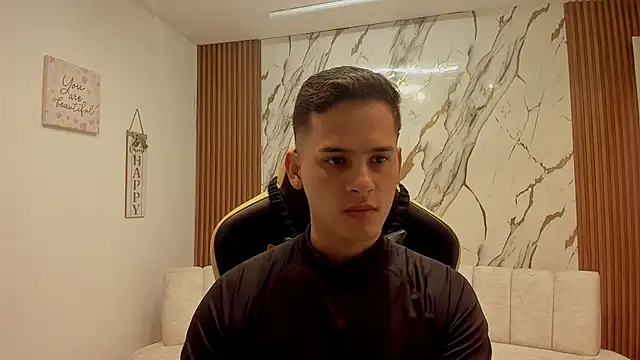 sexy_andres01のウェブカメラショー