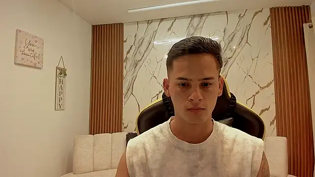 sexy_andres01のウェブカメラショー