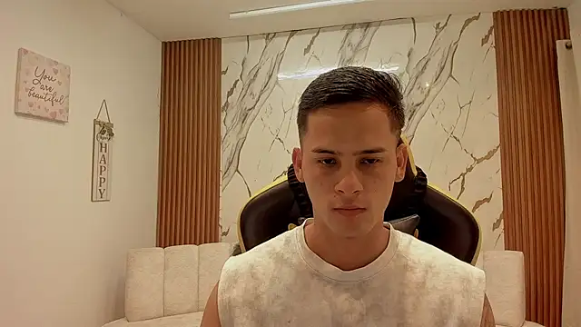 הופעת וובקאם של sexy_andres01