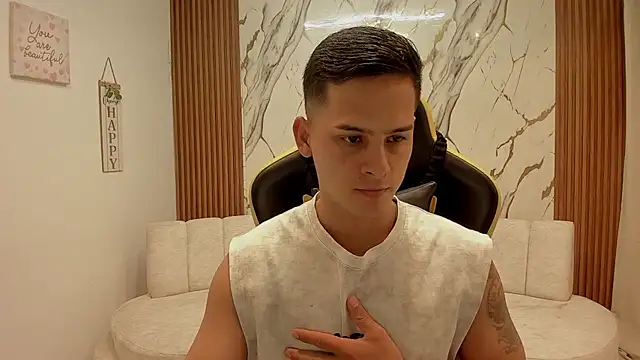 sexy_andres01: διαδικτυακό σόου στην κάμερα
