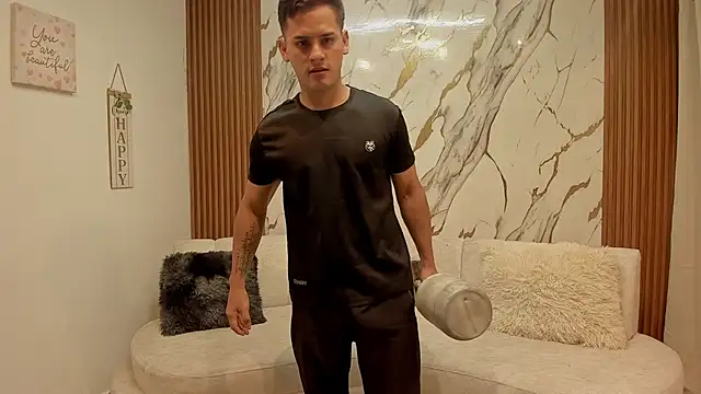 sexy_andres01's Webcam Show