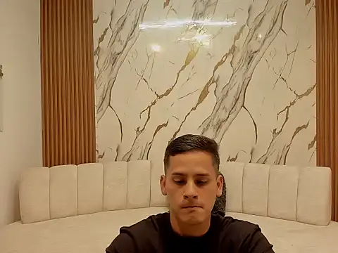 Show modela sexy_andres01 na web-kameri