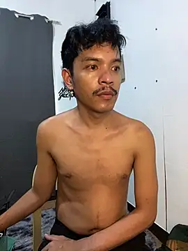 הופעת וובקאם של asian_darlingcummersxXx