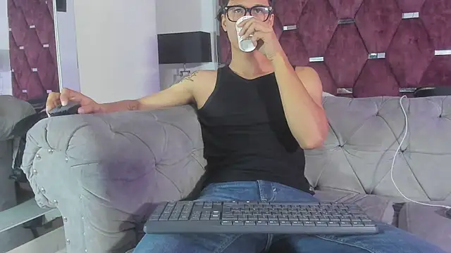 TonyBenedetti Pertunjukan Webcam